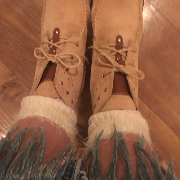 READ DETAILS~ HIDDEN WEDGE TAN BOOTIE WITH SILVER SMALL STUD EMBELLISHMENT - Picture 16 of 16